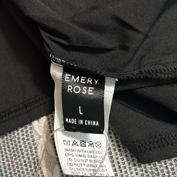 Emery Rose blouse top - Picture 8 of 8